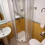 Apartament Suenos De Iii Planta Baja, By Bookindenia *